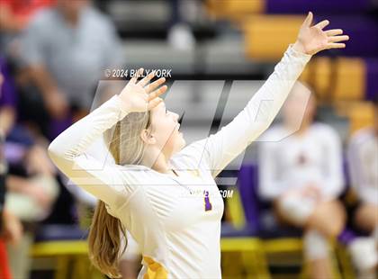 Thumbnail 1 in Grand Saline vs Edgewood photogallery.
