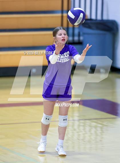 Thumbnail 2 in Grand Saline vs Edgewood photogallery.