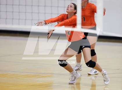 Thumbnail 3 in Grand Saline vs Edgewood photogallery.