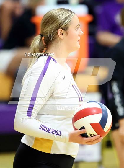 Thumbnail 1 in Grand Saline vs Edgewood photogallery.
