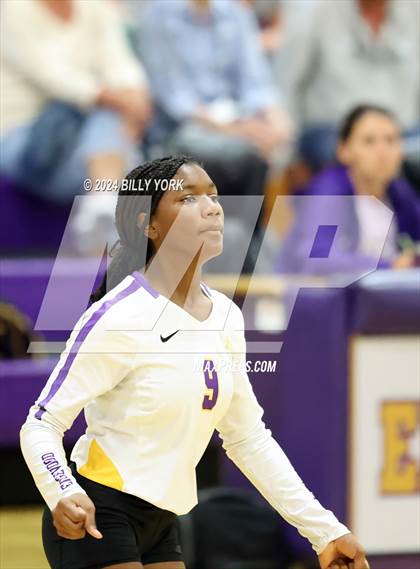Thumbnail 2 in Grand Saline vs Edgewood photogallery.