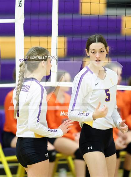 Thumbnail 1 in Grand Saline vs Edgewood photogallery.