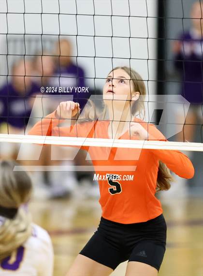 Thumbnail 2 in Grand Saline vs Edgewood photogallery.