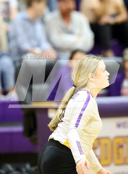 Thumbnail 1 in Grand Saline vs Edgewood photogallery.