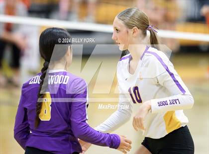 Thumbnail 2 in Grand Saline vs Edgewood photogallery.