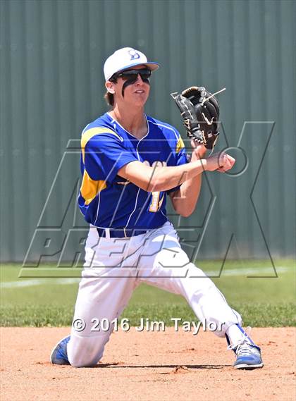 Thumbnail 1 in Brock vs Scurry Rosser (UIL 3A Bi-District Playoff) photogallery.