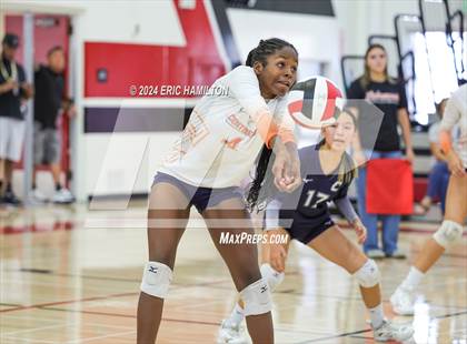 Thumbnail 1 in Harvard-Westlake vs. Cypress (Tae Kim Lakewood/Molten Classic) photogallery.