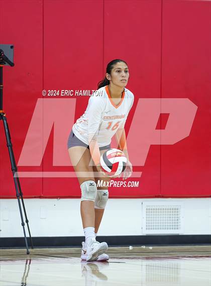 Thumbnail 3 in Harvard-Westlake vs. Cypress (Tae Kim Lakewood/Molten Classic) photogallery.