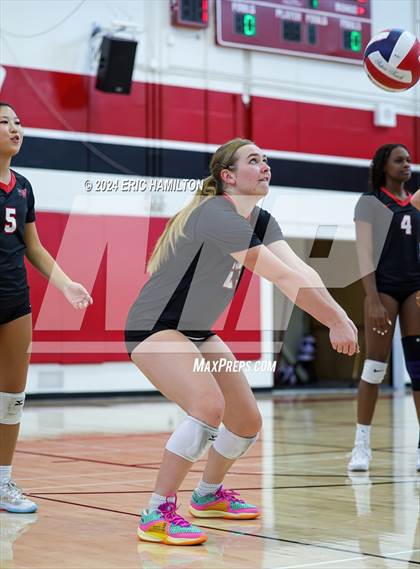 Thumbnail 2 in Harvard-Westlake vs. Cypress (Tae Kim Lakewood/Molten Classic) photogallery.