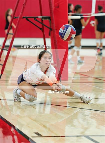 Thumbnail 3 in Harvard-Westlake vs. Cypress (Tae Kim Lakewood/Molten Classic) photogallery.