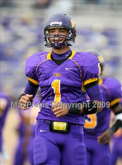 Thumbnail 1 in Ball vs. Hightower (Texas Bi-District Playoffs) photogallery.