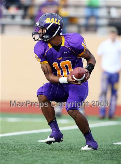 Thumbnail 2 in Ball vs. Hightower (Texas Bi-District Playoffs) photogallery.