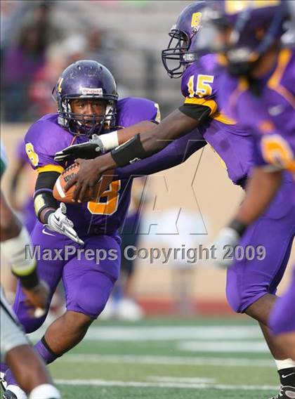 Thumbnail 2 in Ball vs. Hightower (Texas Bi-District Playoffs) photogallery.