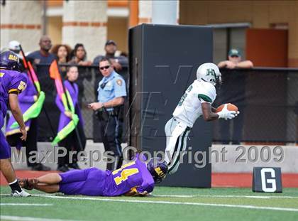 Thumbnail 2 in Ball vs. Hightower (Texas Bi-District Playoffs) photogallery.