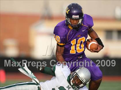 Thumbnail 3 in Ball vs. Hightower (Texas Bi-District Playoffs) photogallery.