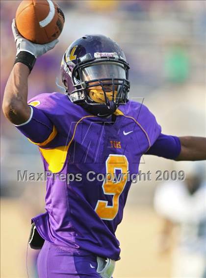Thumbnail 2 in Ball vs. Hightower (Texas Bi-District Playoffs) photogallery.