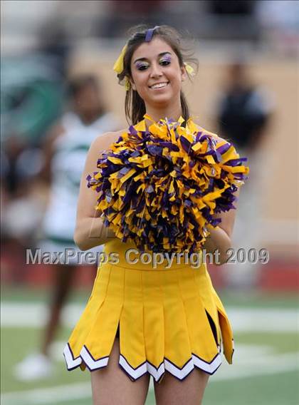 Thumbnail 1 in Ball vs. Hightower (Texas Bi-District Playoffs) photogallery.