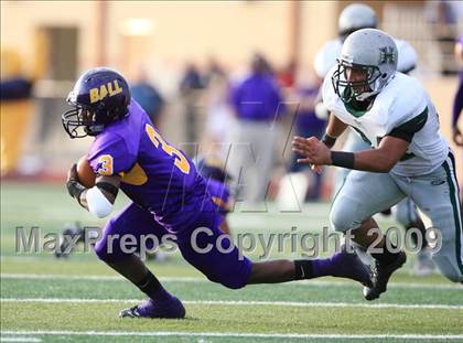 Thumbnail 2 in Ball vs. Hightower (Texas Bi-District Playoffs) photogallery.