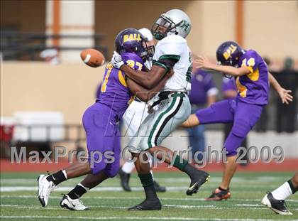 Thumbnail 2 in Ball vs. Hightower (Texas Bi-District Playoffs) photogallery.