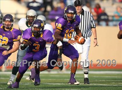 Thumbnail 3 in Ball vs. Hightower (Texas Bi-District Playoffs) photogallery.