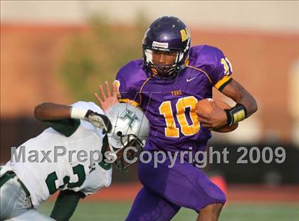 Thumbnail 2 in Ball vs. Hightower (Texas Bi-District Playoffs) photogallery.