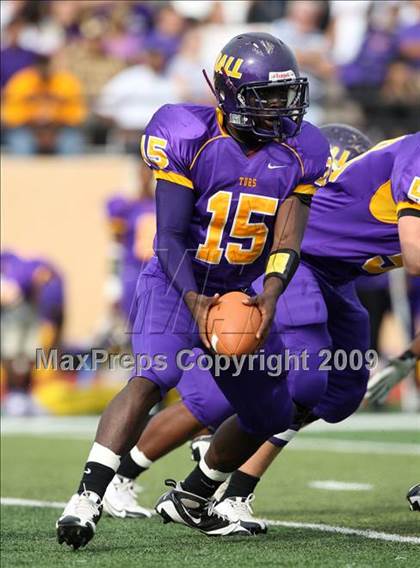 Thumbnail 1 in Ball vs. Hightower (Texas Bi-District Playoffs) photogallery.