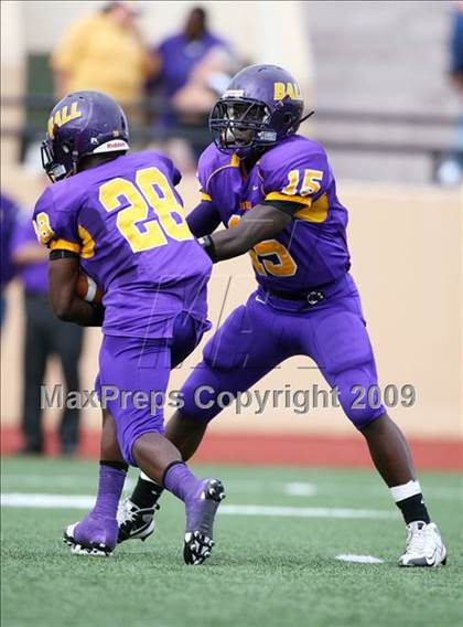 Thumbnail 2 in Ball vs. Hightower (Texas Bi-District Playoffs) photogallery.