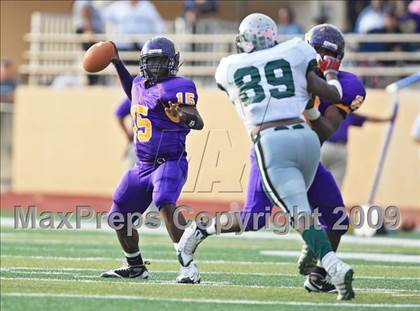 Thumbnail 3 in Ball vs. Hightower (Texas Bi-District Playoffs) photogallery.