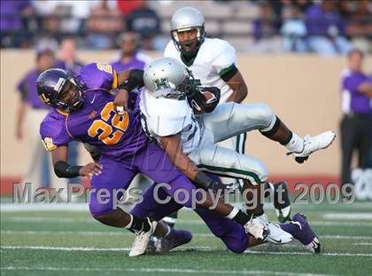 Thumbnail 3 in Ball vs. Hightower (Texas Bi-District Playoffs) photogallery.