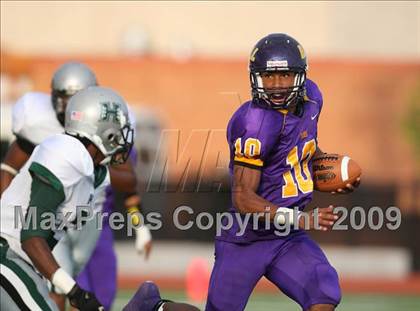 Thumbnail 3 in Ball vs. Hightower (Texas Bi-District Playoffs) photogallery.