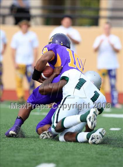 Thumbnail 3 in Ball vs. Hightower (Texas Bi-District Playoffs) photogallery.