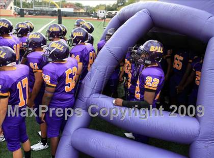 Thumbnail 3 in Ball vs. Hightower (Texas Bi-District Playoffs) photogallery.