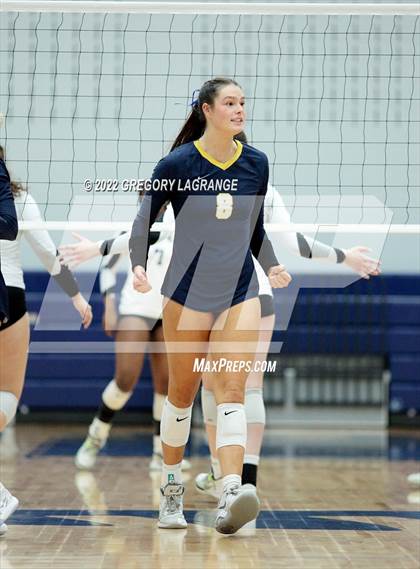 Thumbnail 1 in Guyer vs. Highland Park (UIL 6A Regional Quarterfinals) photogallery.