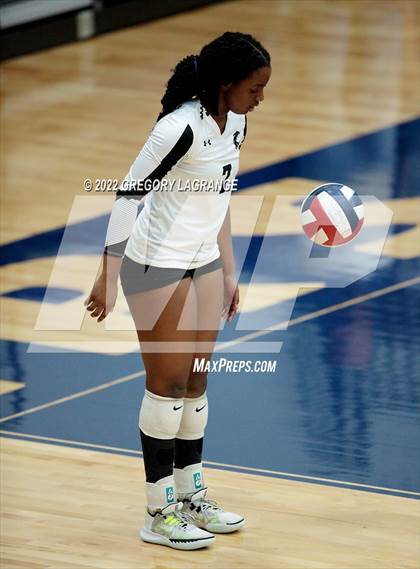 Thumbnail 2 in Guyer vs. Highland Park (UIL 6A Regional Quarterfinals) photogallery.