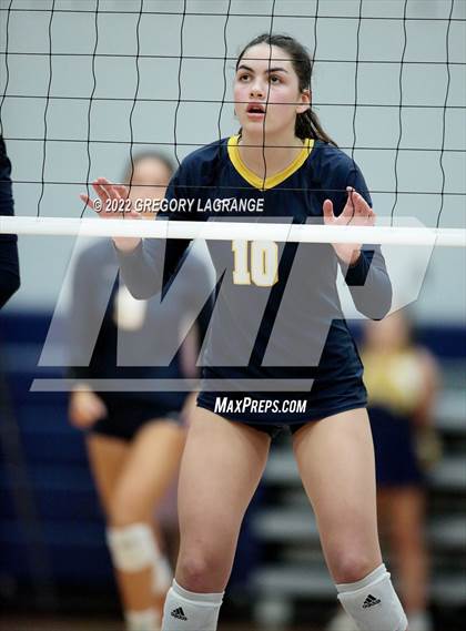 Thumbnail 3 in Guyer vs. Highland Park (UIL 6A Regional Quarterfinals) photogallery.