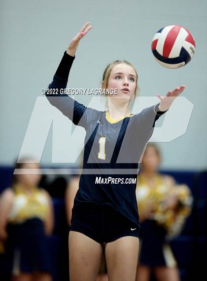 Thumbnail 3 in Guyer vs. Highland Park (UIL 6A Regional Quarterfinals) photogallery.