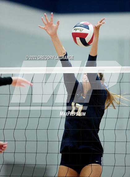 Thumbnail 1 in Guyer vs. Highland Park (UIL 6A Regional Quarterfinals) photogallery.
