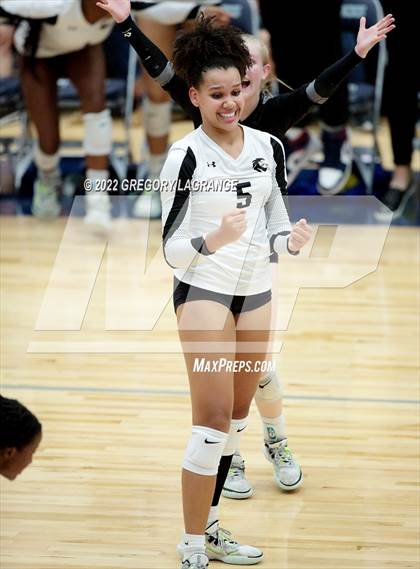Thumbnail 2 in Guyer vs. Highland Park (UIL 6A Regional Quarterfinals) photogallery.