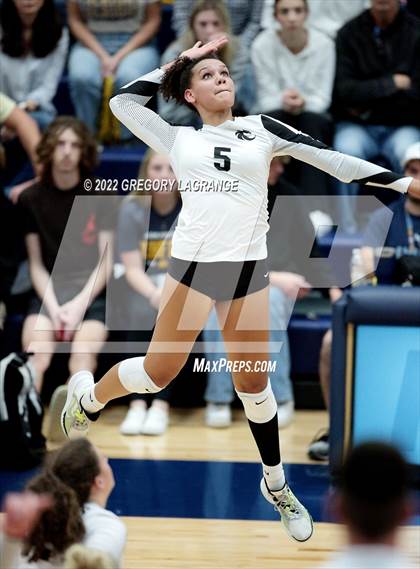 Thumbnail 3 in Guyer vs. Highland Park (UIL 6A Regional Quarterfinals) photogallery.