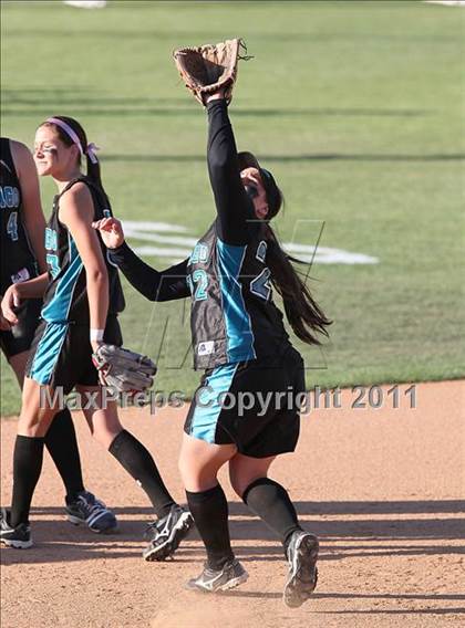 Thumbnail 2 in Santiago vs. Canyon (CIF SS D1 Final) photogallery.