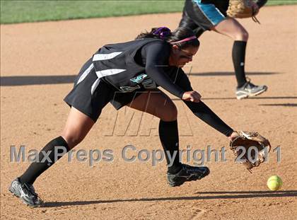 Thumbnail 2 in Santiago vs. Canyon (CIF SS D1 Final) photogallery.