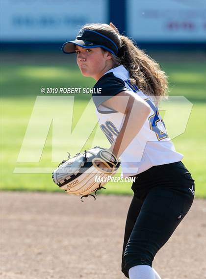 Thumbnail 3 in Del Campo @ Oak Ridge photogallery.