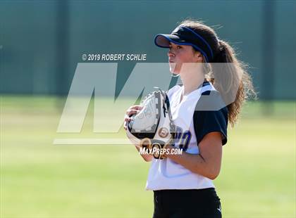 Thumbnail 1 in Del Campo @ Oak Ridge photogallery.