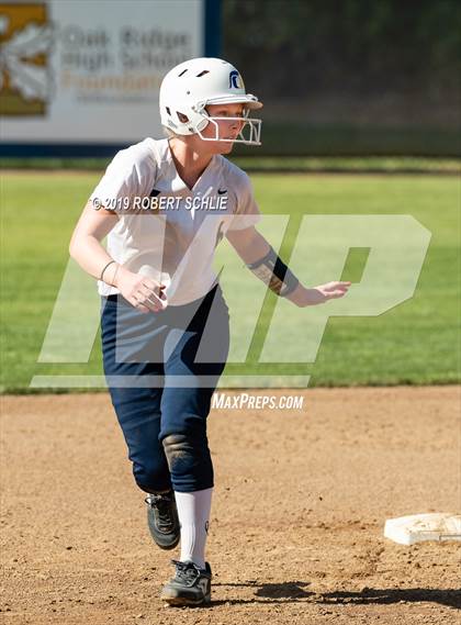 Thumbnail 1 in Del Campo @ Oak Ridge photogallery.