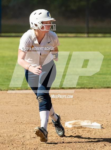 Thumbnail 3 in Del Campo @ Oak Ridge photogallery.