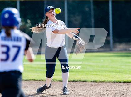 Thumbnail 3 in Del Campo @ Oak Ridge photogallery.