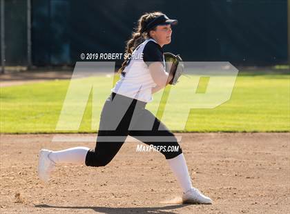 Thumbnail 3 in Del Campo @ Oak Ridge photogallery.