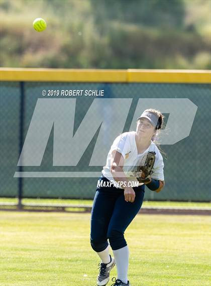 Thumbnail 1 in Del Campo @ Oak Ridge photogallery.