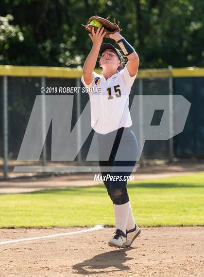 Thumbnail 3 in Del Campo @ Oak Ridge photogallery.