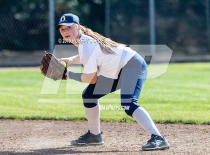Thumbnail 3 in Del Campo @ Oak Ridge photogallery.
